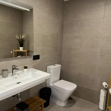 Moderno Apartamento Con Piscina Y Tenis