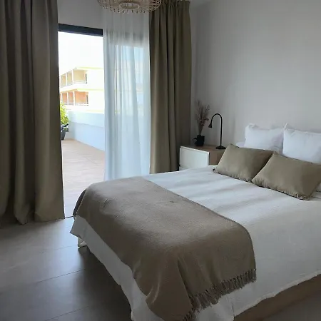 Moderno Apartamento Con Piscina Y Tenis